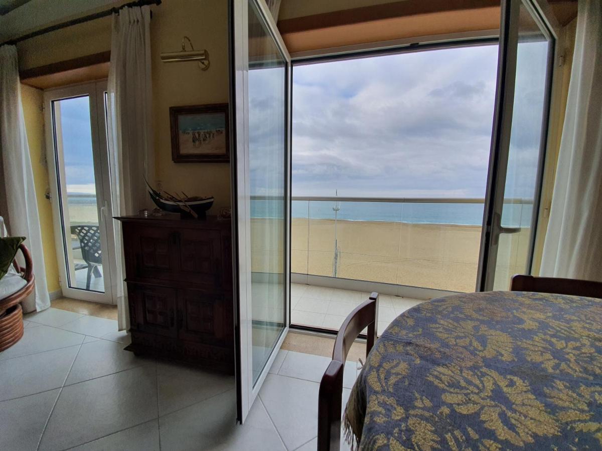 Nazare Apartamento Em Frente Ao Mar Екстер'єр фото